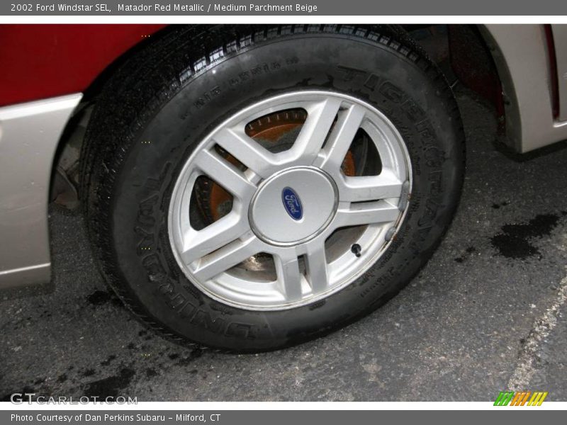 Matador Red Metallic / Medium Parchment Beige 2002 Ford Windstar SEL