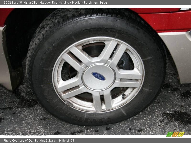 Matador Red Metallic / Medium Parchment Beige 2002 Ford Windstar SEL