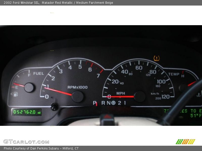 Matador Red Metallic / Medium Parchment Beige 2002 Ford Windstar SEL