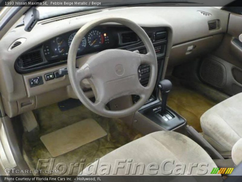 Pebble Beige Metallic / Beige 1993 Nissan Maxima SE