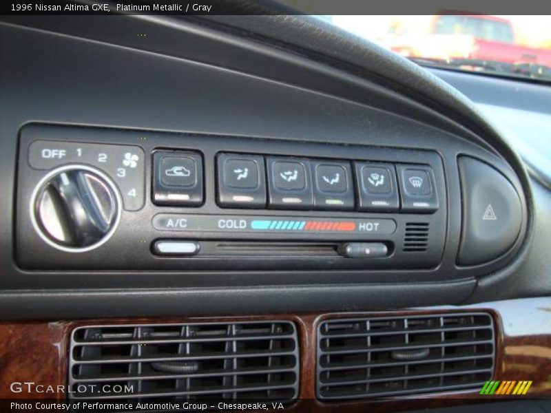 Platinum Metallic / Gray 1996 Nissan Altima GXE