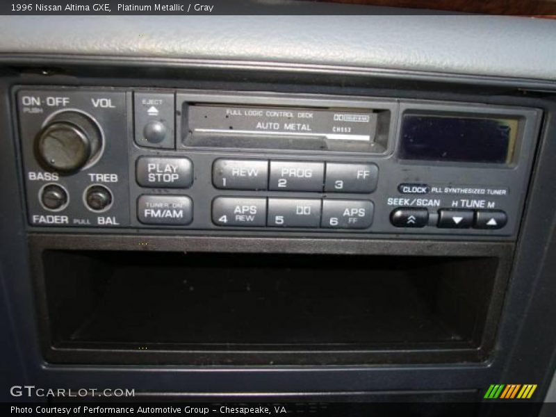 Platinum Metallic / Gray 1996 Nissan Altima GXE