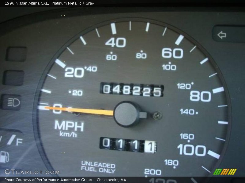 Platinum Metallic / Gray 1996 Nissan Altima GXE