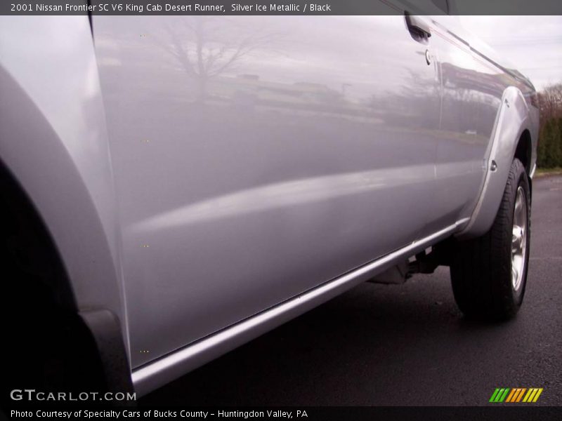 Silver Ice Metallic / Black 2001 Nissan Frontier SC V6 King Cab Desert Runner