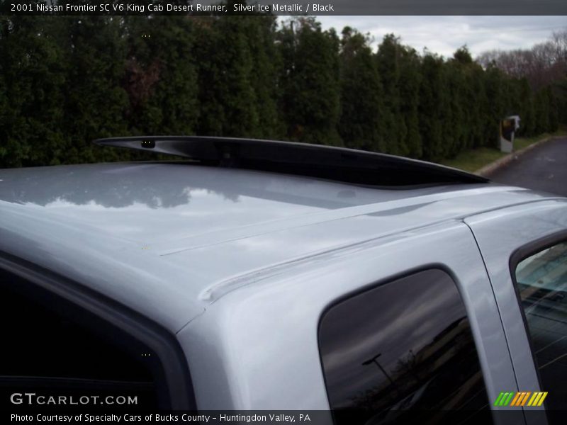 Silver Ice Metallic / Black 2001 Nissan Frontier SC V6 King Cab Desert Runner