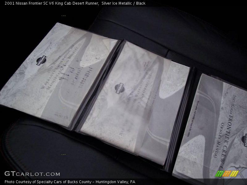 Silver Ice Metallic / Black 2001 Nissan Frontier SC V6 King Cab Desert Runner