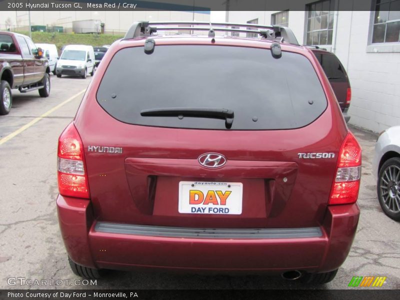 Mesa Red / Gray 2005 Hyundai Tucson GL