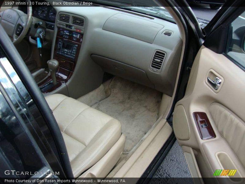 Black Obsidian / Beige 1997 Infiniti I 30 Touring