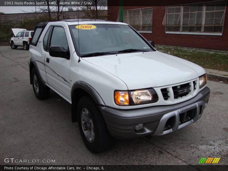 Alpine White / Gray 2001 Isuzu Rodeo Sport S 4WD