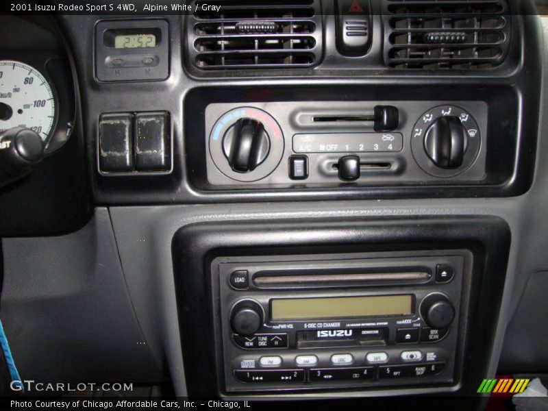 Alpine White / Gray 2001 Isuzu Rodeo Sport S 4WD