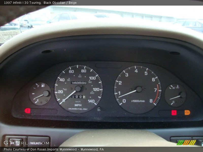 Black Obsidian / Beige 1997 Infiniti I 30 Touring