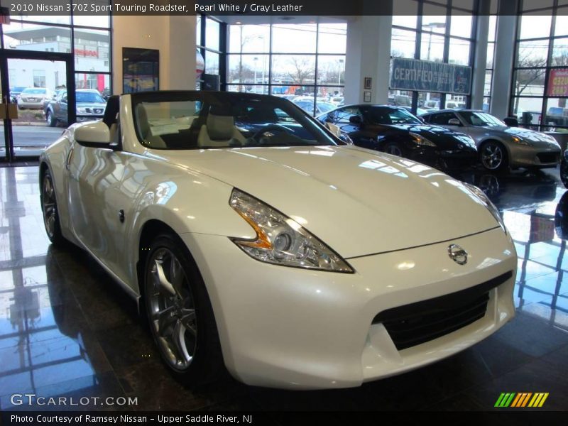 Pearl White / Gray Leather 2010 Nissan 370Z Sport Touring Roadster