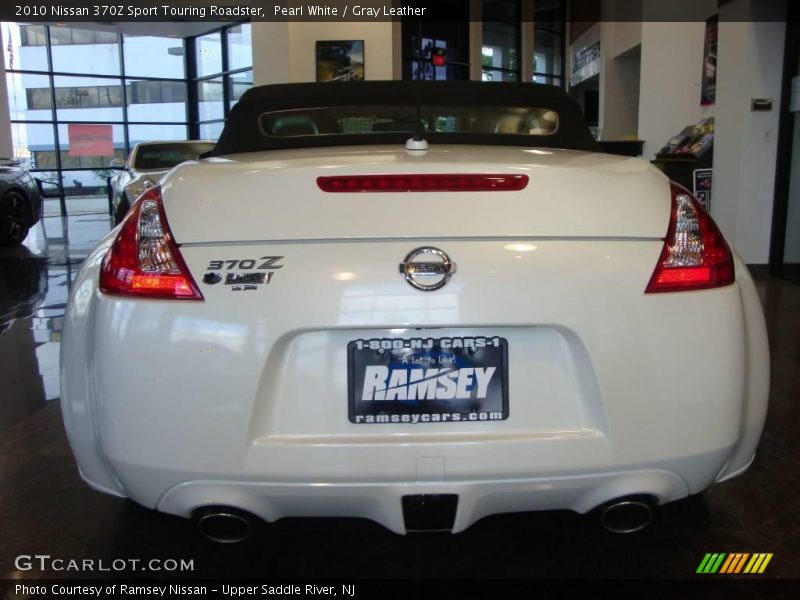 Pearl White / Gray Leather 2010 Nissan 370Z Sport Touring Roadster