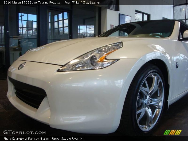 Pearl White / Gray Leather 2010 Nissan 370Z Sport Touring Roadster