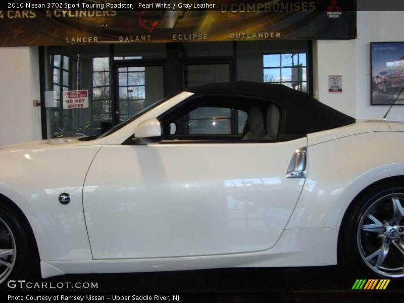 Pearl White / Gray Leather 2010 Nissan 370Z Sport Touring Roadster