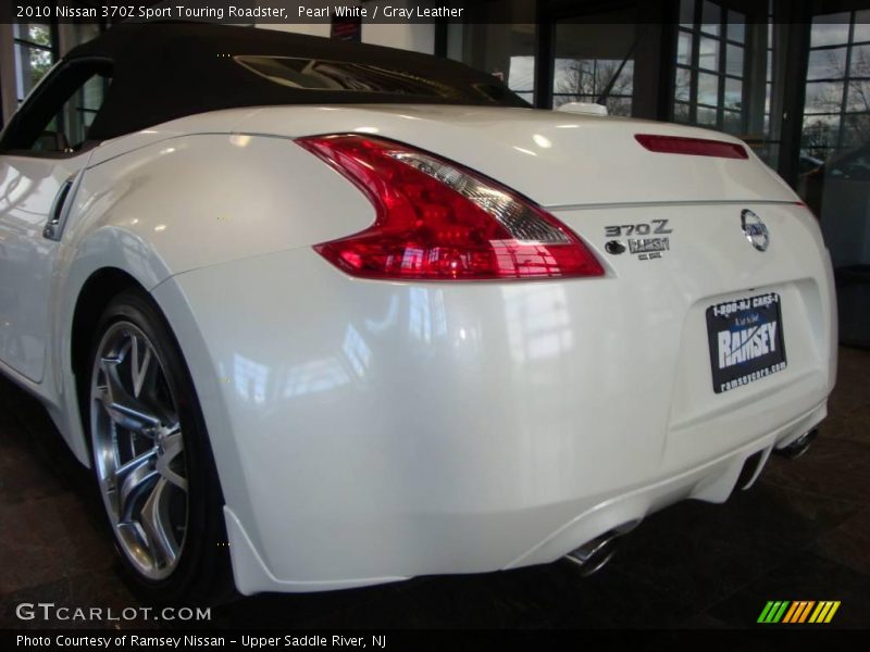 Pearl White / Gray Leather 2010 Nissan 370Z Sport Touring Roadster