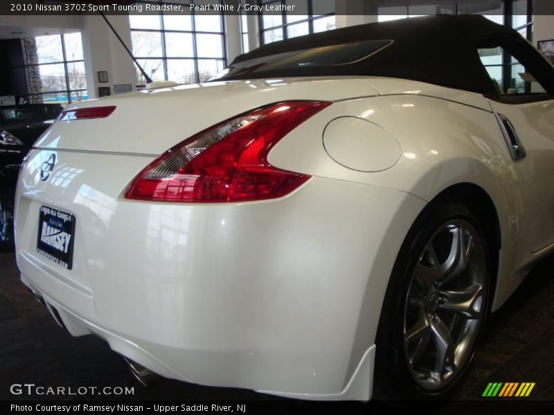 Pearl White / Gray Leather 2010 Nissan 370Z Sport Touring Roadster