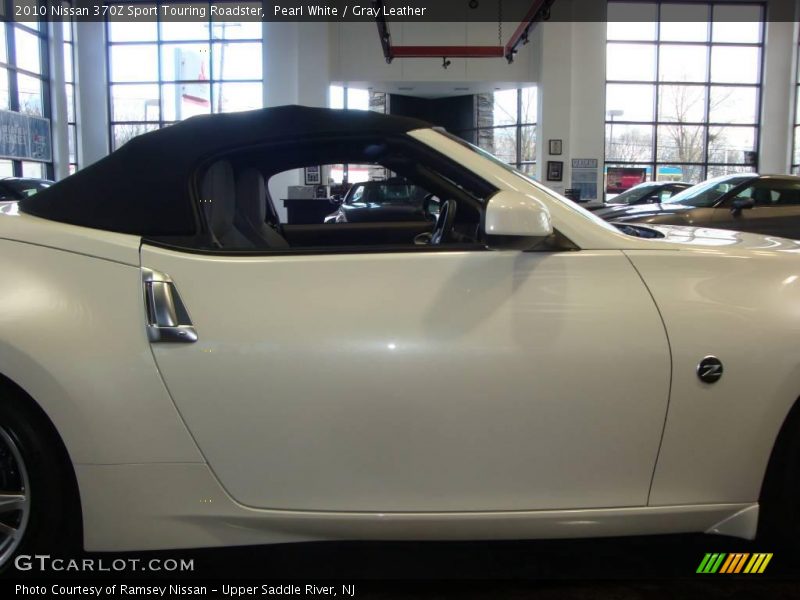 Pearl White / Gray Leather 2010 Nissan 370Z Sport Touring Roadster