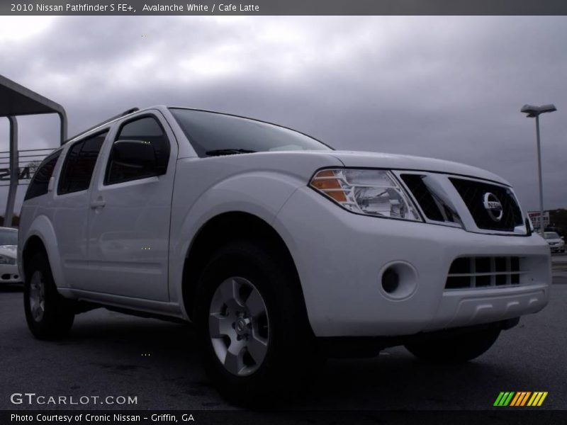 Avalanche White / Cafe Latte 2010 Nissan Pathfinder S FE+