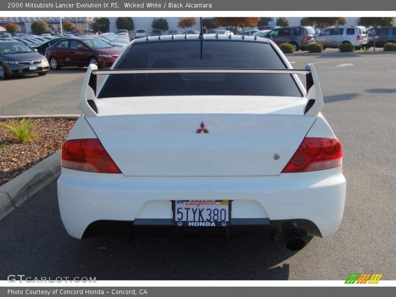 Wicked White / Black Alcantara 2006 Mitsubishi Lancer Evolution IX RS
