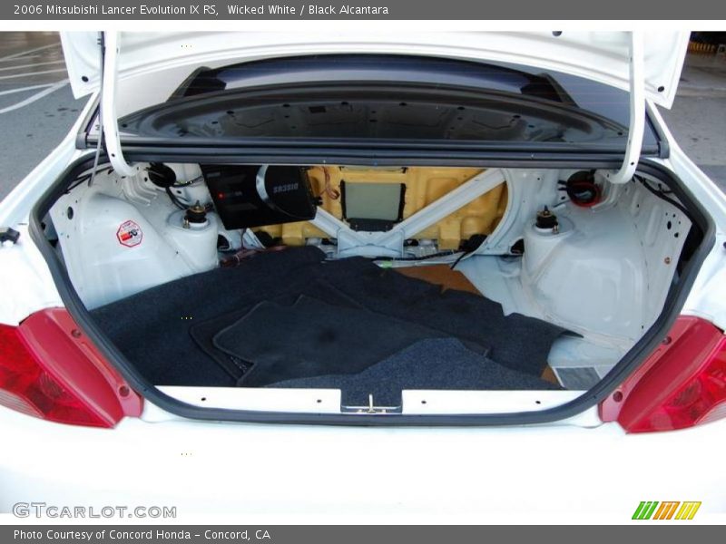 Wicked White / Black Alcantara 2006 Mitsubishi Lancer Evolution IX RS