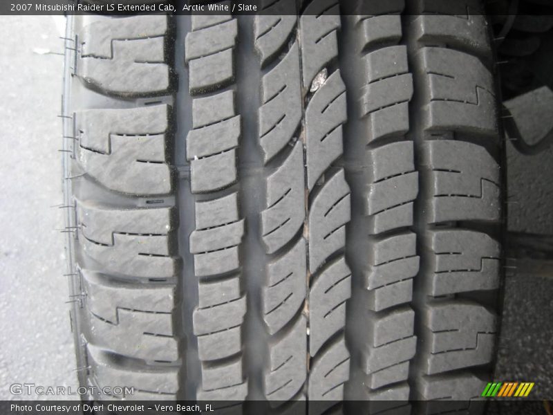 Arctic White / Slate 2007 Mitsubishi Raider LS Extended Cab