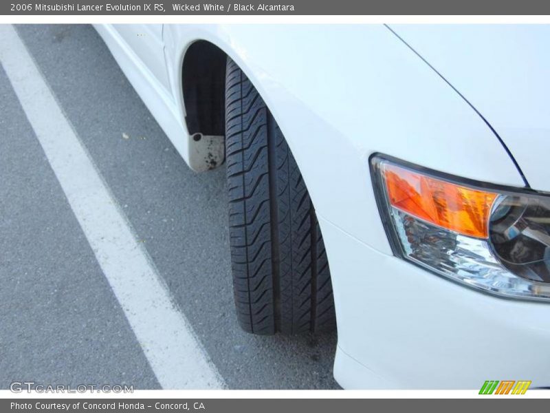 Wicked White / Black Alcantara 2006 Mitsubishi Lancer Evolution IX RS