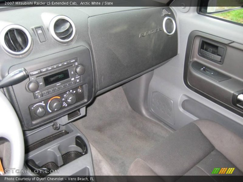 Arctic White / Slate 2007 Mitsubishi Raider LS Extended Cab