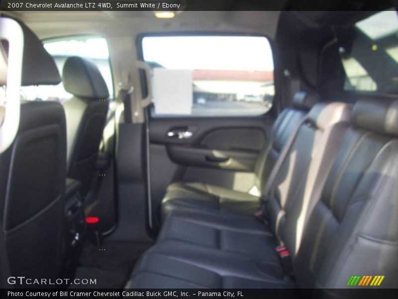 Summit White / Ebony 2007 Chevrolet Avalanche LTZ 4WD