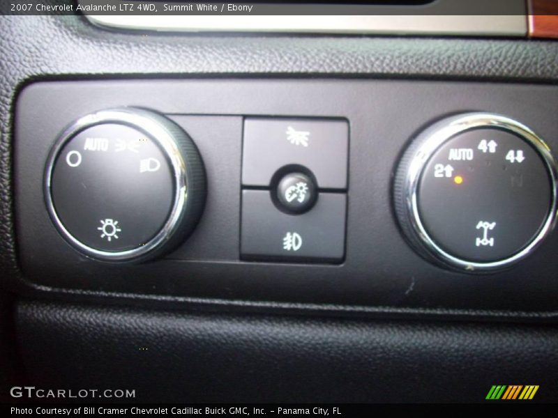 Summit White / Ebony 2007 Chevrolet Avalanche LTZ 4WD