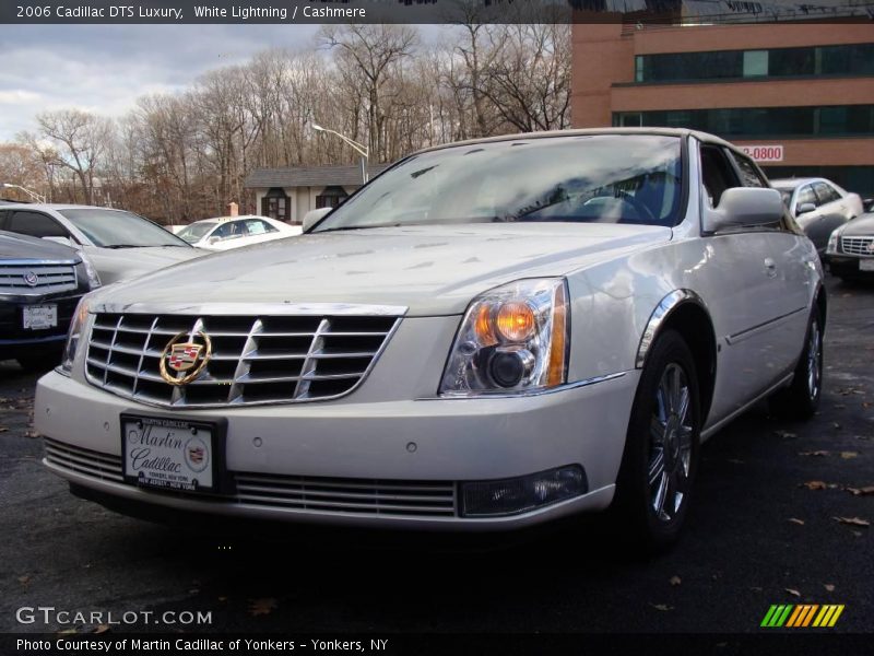 White Lightning / Cashmere 2006 Cadillac DTS Luxury