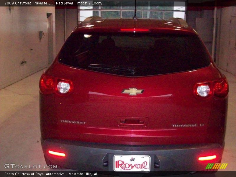 Red Jewel Tintcoat / Ebony 2009 Chevrolet Traverse LT