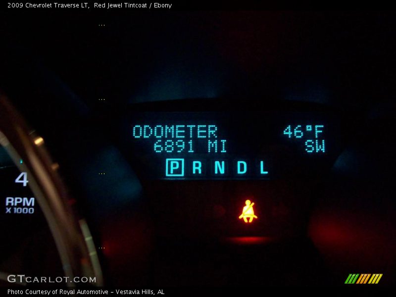 Red Jewel Tintcoat / Ebony 2009 Chevrolet Traverse LT