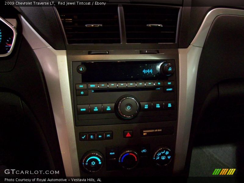 Red Jewel Tintcoat / Ebony 2009 Chevrolet Traverse LT