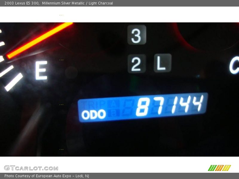 Millennium Silver Metallic / Light Charcoal 2003 Lexus ES 300