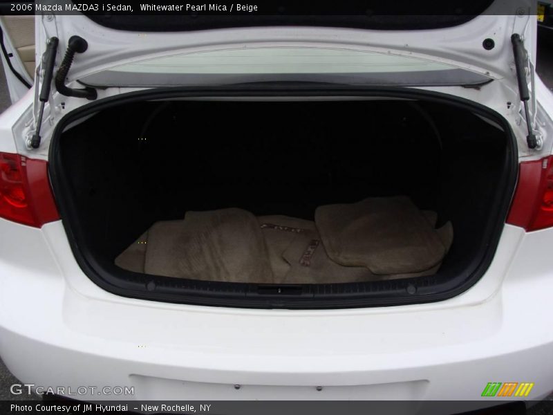 Whitewater Pearl Mica / Beige 2006 Mazda MAZDA3 i Sedan