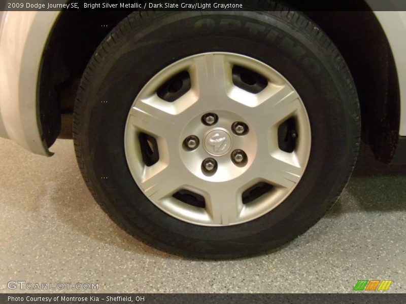 Bright Silver Metallic / Dark Slate Gray/Light Graystone 2009 Dodge Journey SE
