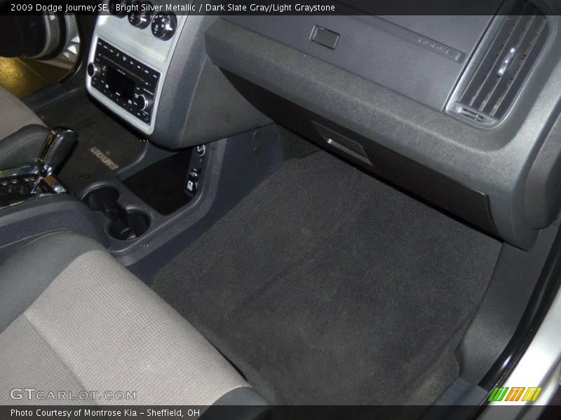 Bright Silver Metallic / Dark Slate Gray/Light Graystone 2009 Dodge Journey SE
