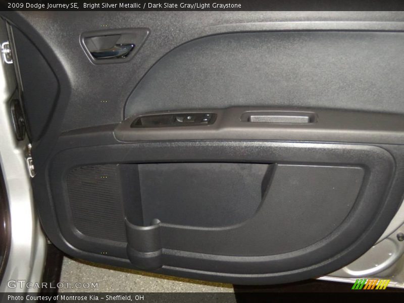 Bright Silver Metallic / Dark Slate Gray/Light Graystone 2009 Dodge Journey SE
