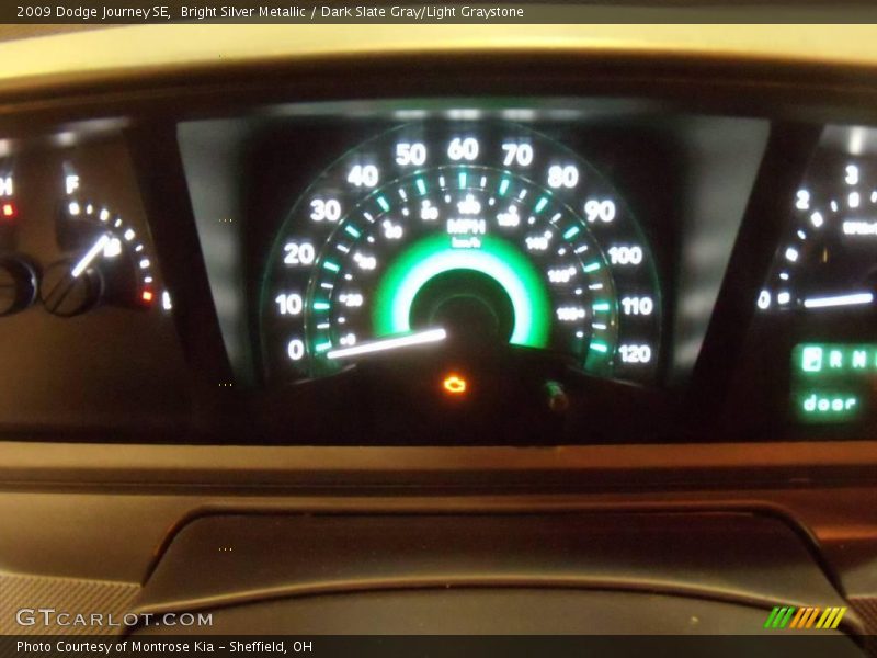 Bright Silver Metallic / Dark Slate Gray/Light Graystone 2009 Dodge Journey SE