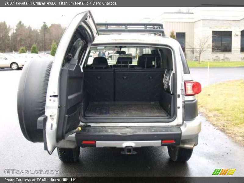 Titanium Metallic / Dark Charcoal 2007 Toyota FJ Cruiser 4WD