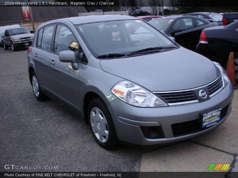 Magnetic Gray / Charcoal 2009 Nissan Versa 1.8 S Hatchback