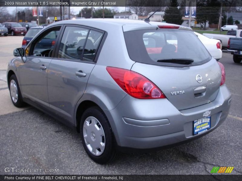 Magnetic Gray / Charcoal 2009 Nissan Versa 1.8 S Hatchback