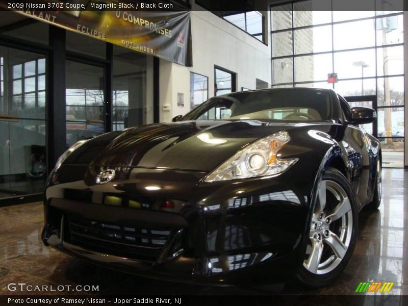 Magnetic Black / Black Cloth 2009 Nissan 370Z Coupe