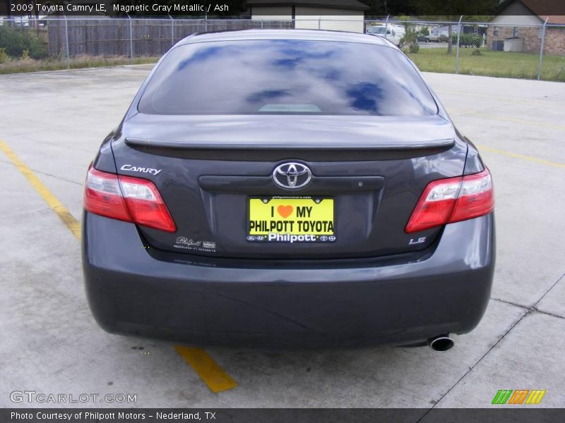 Magnetic Gray Metallic / Ash 2009 Toyota Camry LE