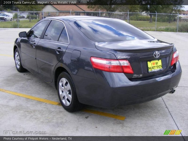 Magnetic Gray Metallic / Ash 2009 Toyota Camry LE