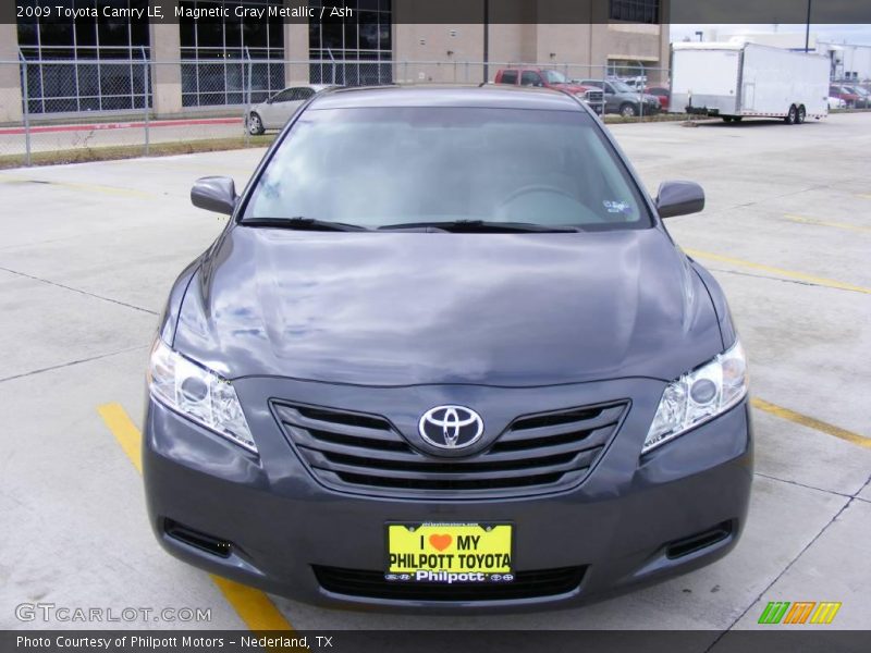 Magnetic Gray Metallic / Ash 2009 Toyota Camry LE