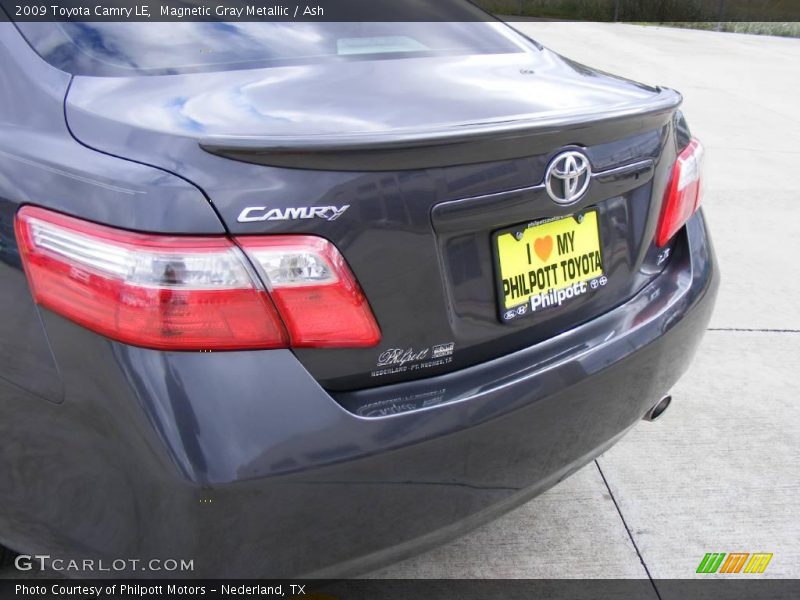 Magnetic Gray Metallic / Ash 2009 Toyota Camry LE