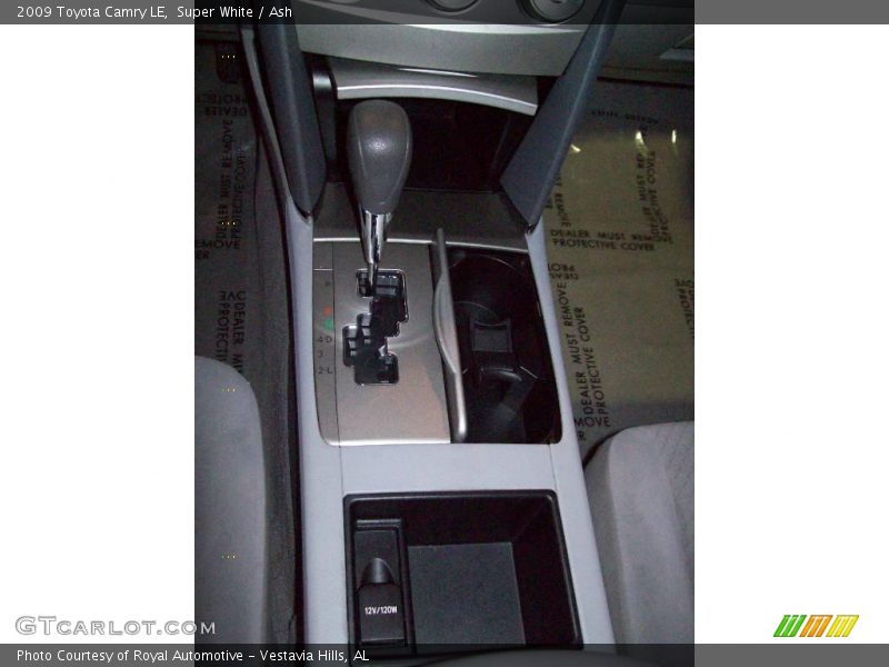 Super White / Ash 2009 Toyota Camry LE