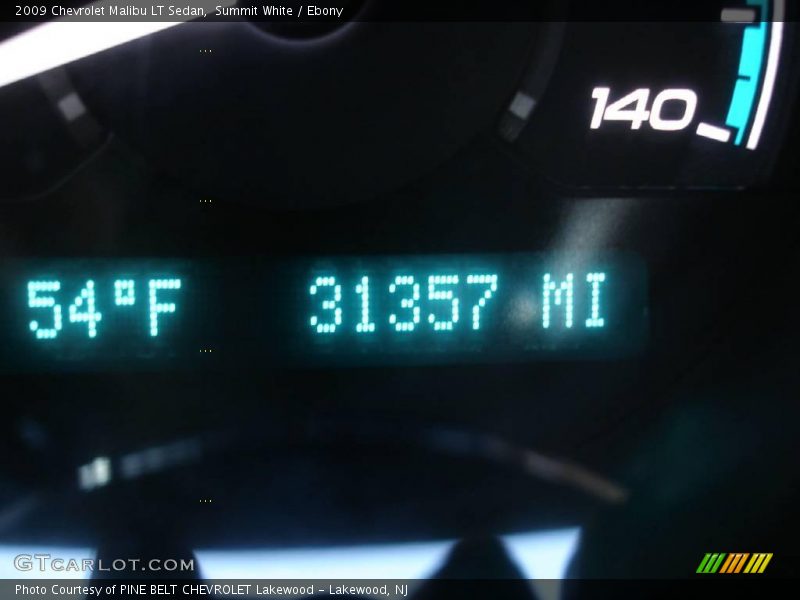 Summit White / Ebony 2009 Chevrolet Malibu LT Sedan